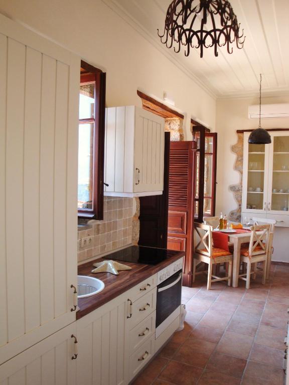 Bright Sun Villas Chalki Town Quarto foto